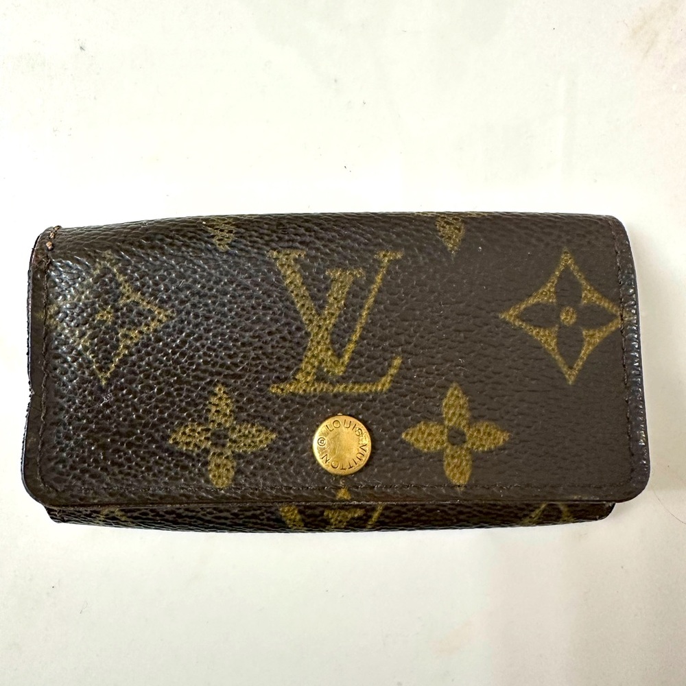 Authentic Louis Vuitton Monogram Key Holder. GUC